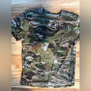 UA camo T-shirt